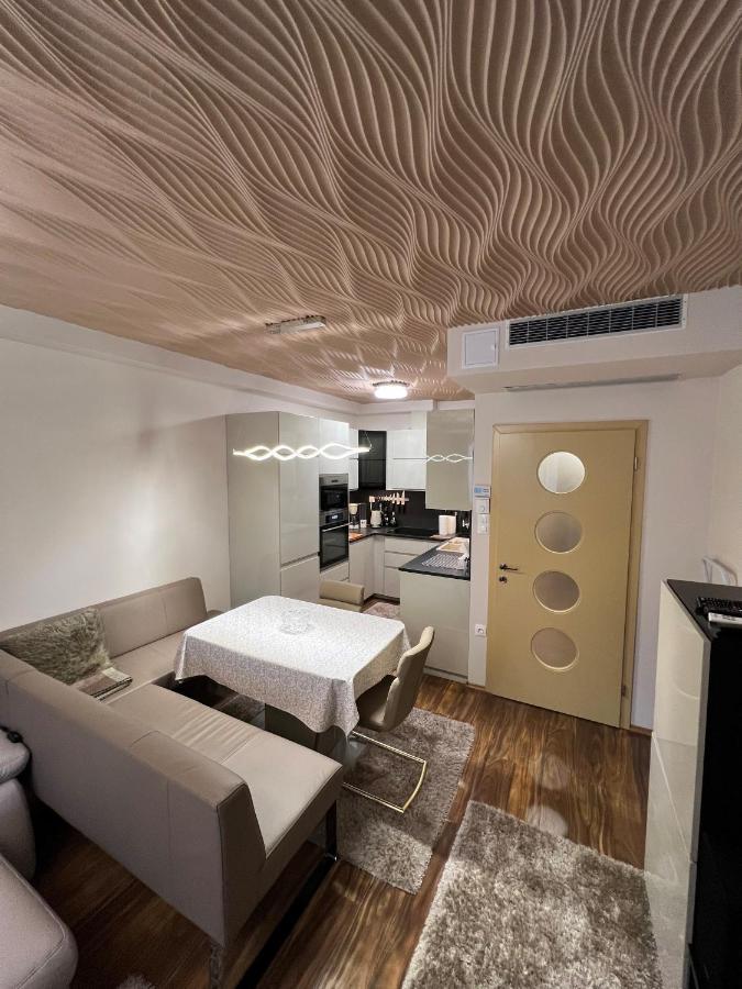 Parizsi Udvar Premium Apartman Lejlighed Debrecen Eksteriør billede